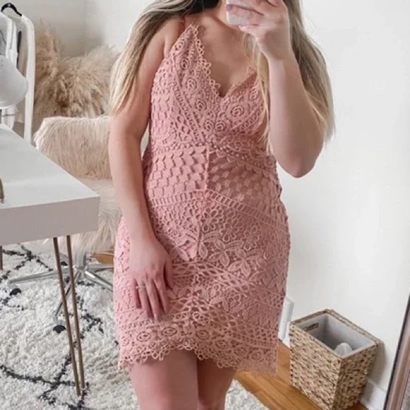 ASTR The Label Sleeveless Lace Bodycon Blush Pink Dress - Picture 9 of 10